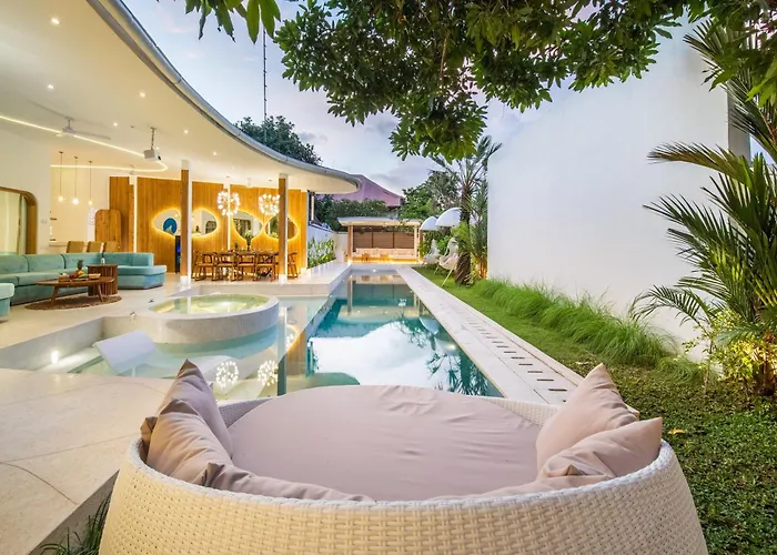 Villa Magic Mango, Spacious 5Br With Private Pool, Jacuzzi, And Projector Villa Canggu (Bali)