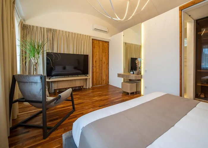 Villa Magic Mango, Spacious 5Br With Private Pool, Jacuzzi, And Projector *